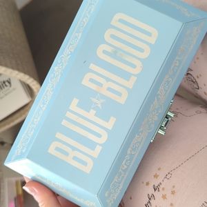 Blue blood Jeffree star eyeshadow